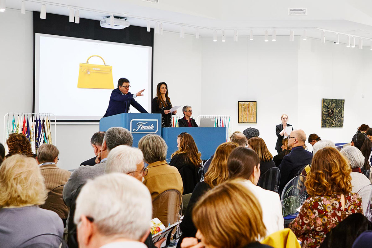 A moment of the "Luxury Fashion" auction