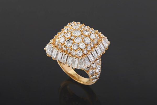 Lotto 432: VAN CLEEF & ARPELS - Anello in oro 18k e diamanti