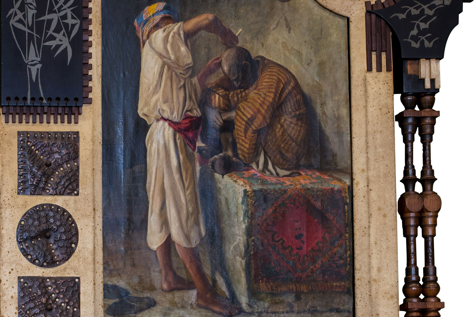 Lotto 145: CARLO BUGATTI - Cornice con dipinto orientalista raffigurante la bottega del barbiere (dettaglio)