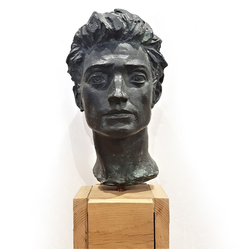 Lotto 98, MARINO MAZZACURATI, Volto virile - Particolare del Monumento ai Martiri Libanesi, 1958, Stima € 2.000 - 3.000